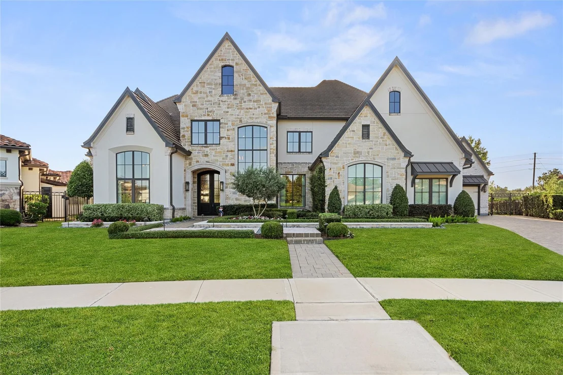 Photo of 6 Enclave Manor Drive