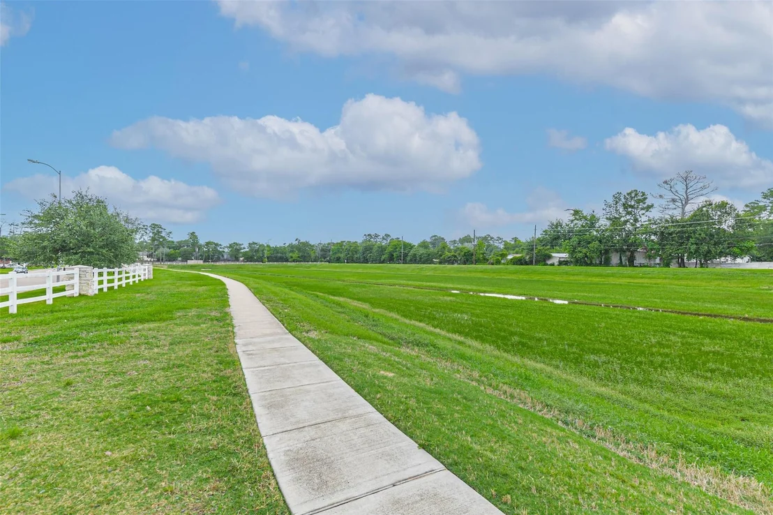 Photo of 21930 Willow Shadows Drive