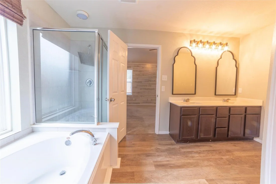 Photo of 10510 Chestnut Path Way