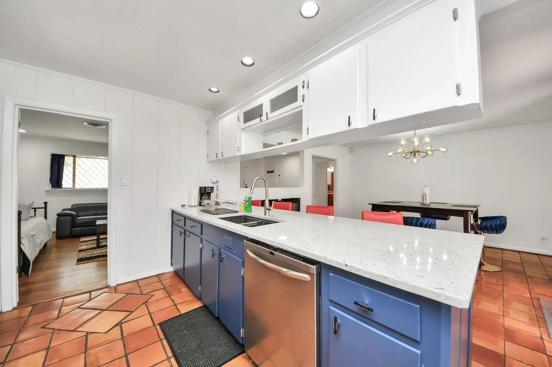 Photo of 5139 Beechnut Street