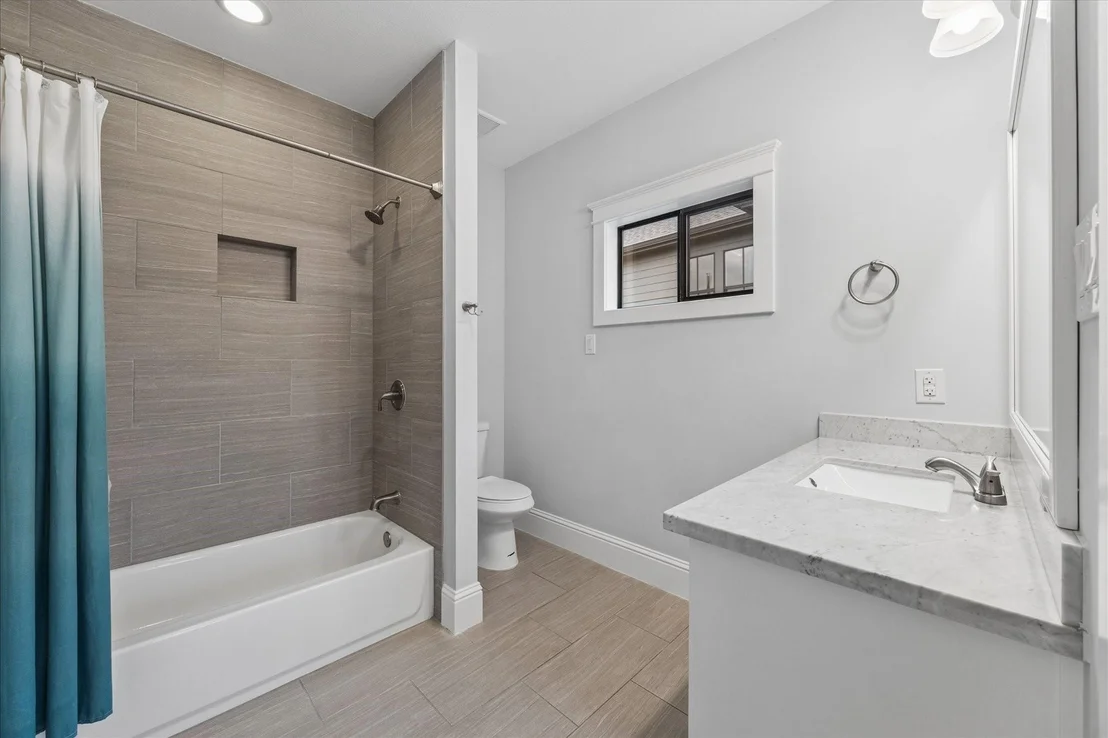 Photo of 1418 Chamboard Lane