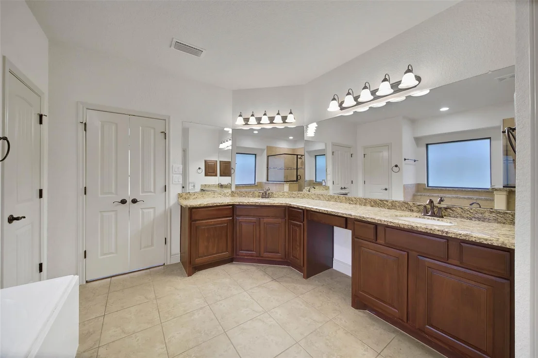 Photo of 40503 Manor Drive