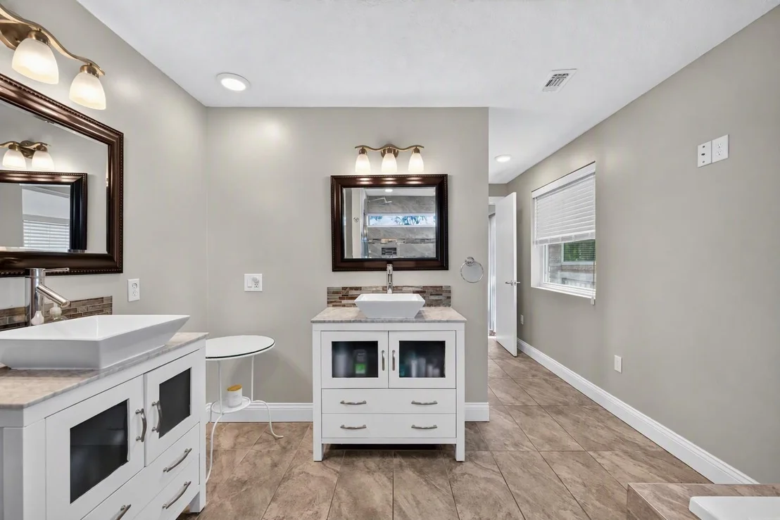 Photo of 1003 Villa Court Drive
