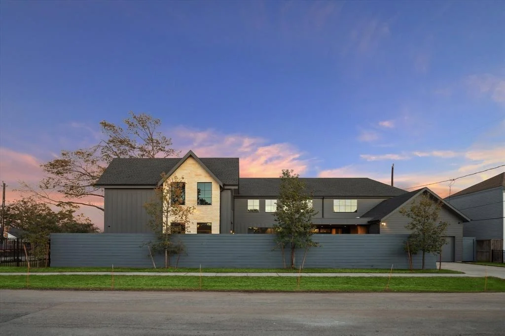 Photo of 2535 White Oak Drive