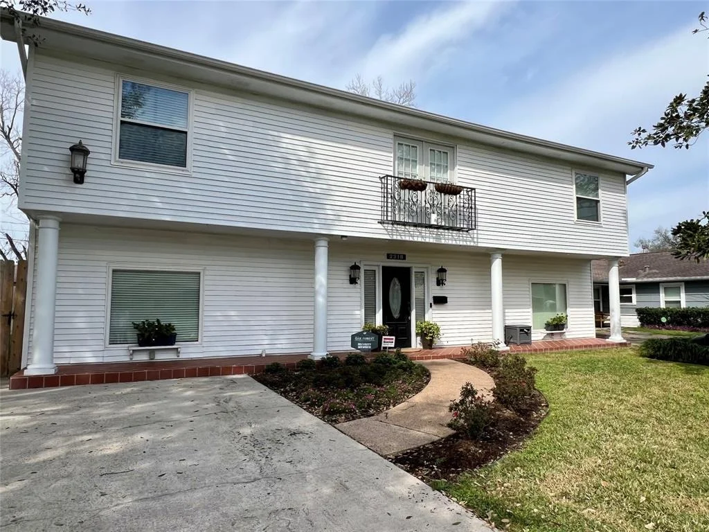 Photo of 2218 Saxon Drive