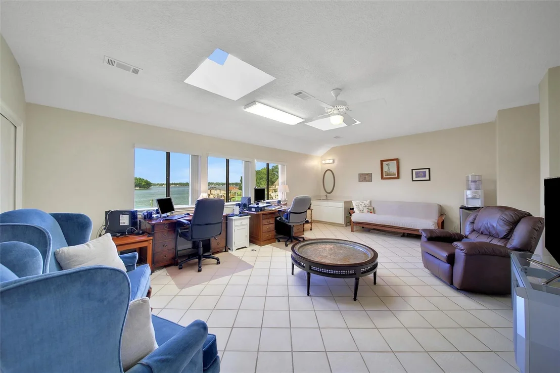 Photo of 142 Lakeside Drive
