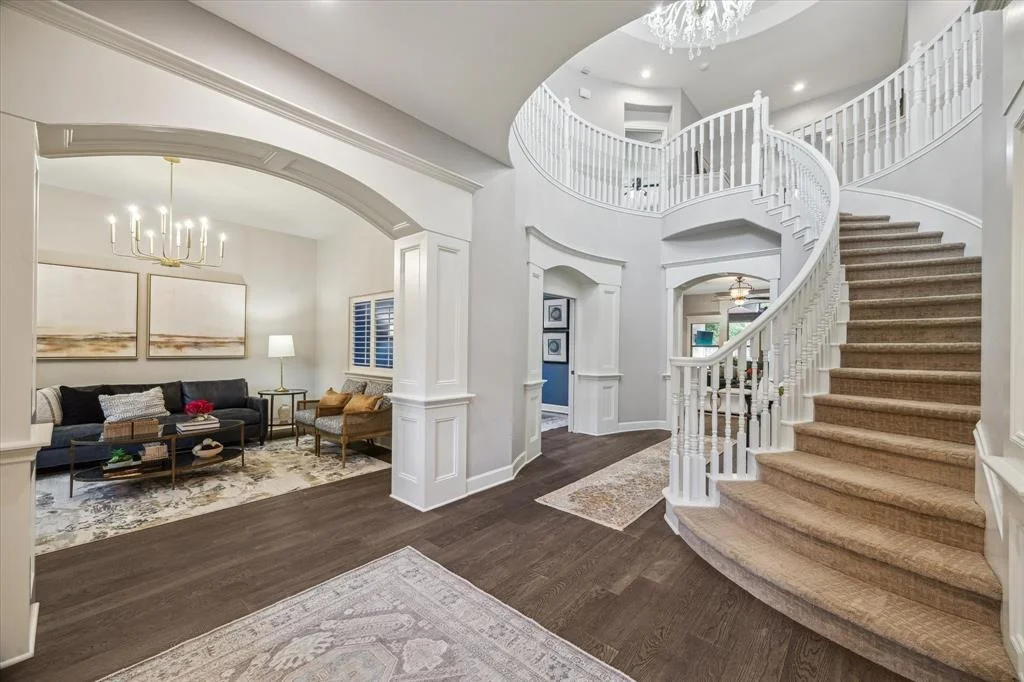 Photo of 63 E Beckonvale Circle
