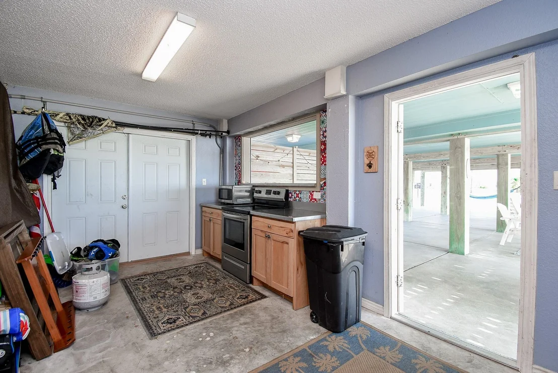 Photo of 1504 W Bayshore Drive