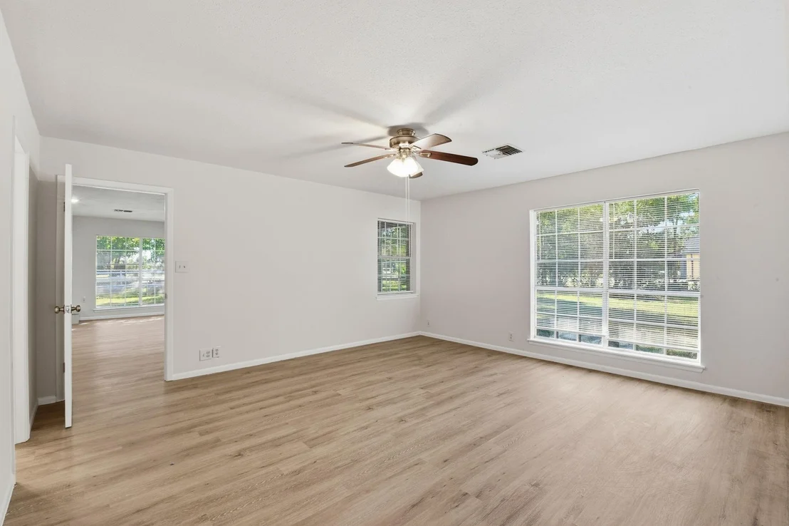 Photo of 4103 Meadowbend Drive