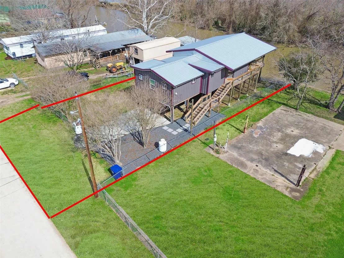 Photo of 574 River Oaks Drive