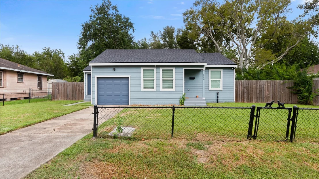 Photo of 508 Azalea Drive