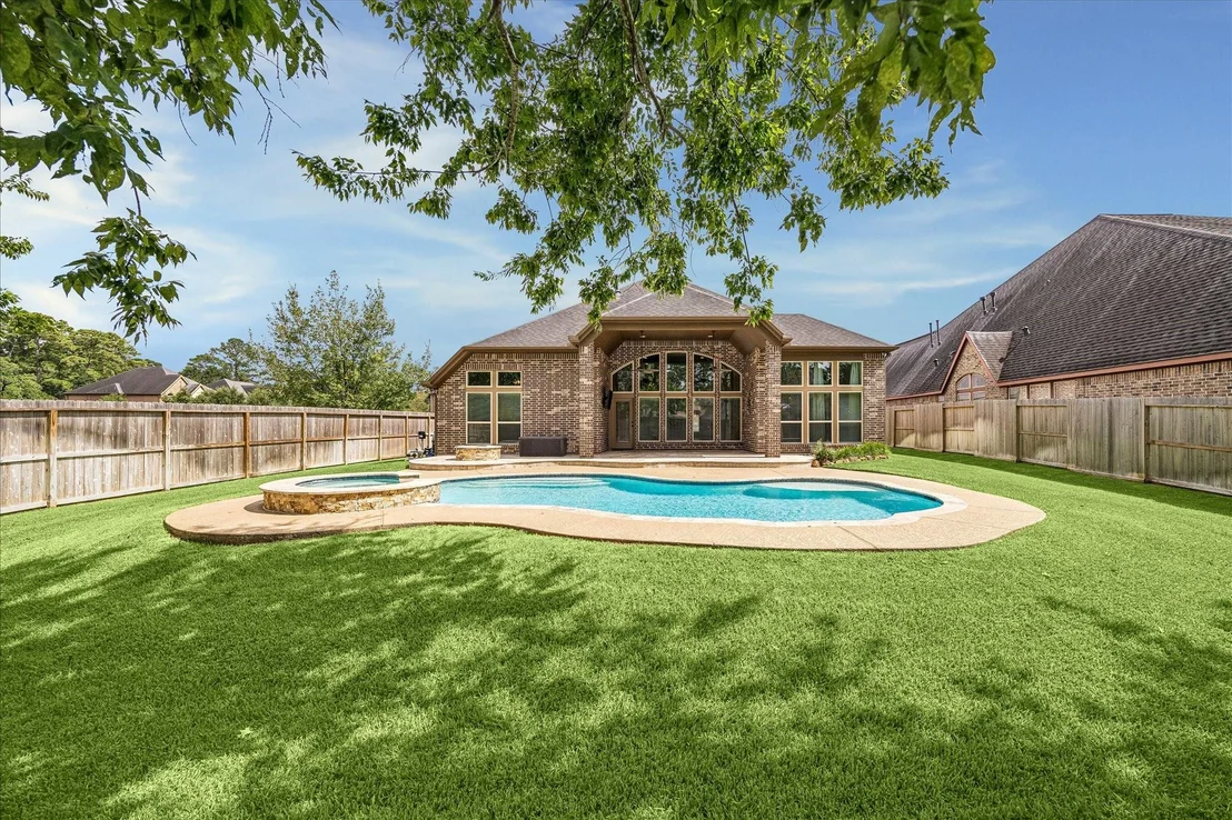 Photo of 18638 Roslyn Springs Drive