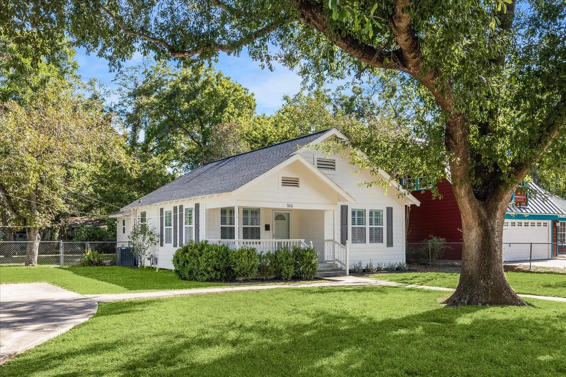 Photo of 700 4th Street