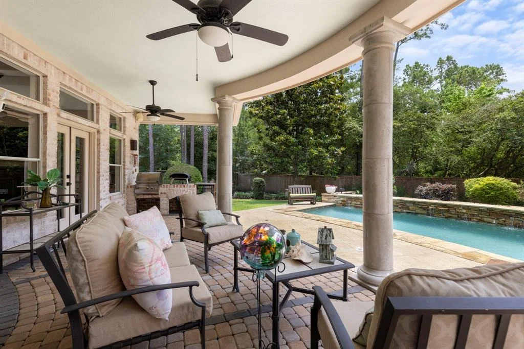 Photo of 63 N Wooded Brook Circle