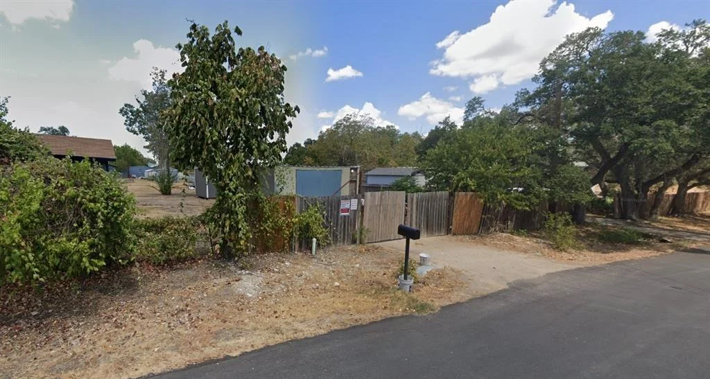 Photo of 320 W Thiele Street