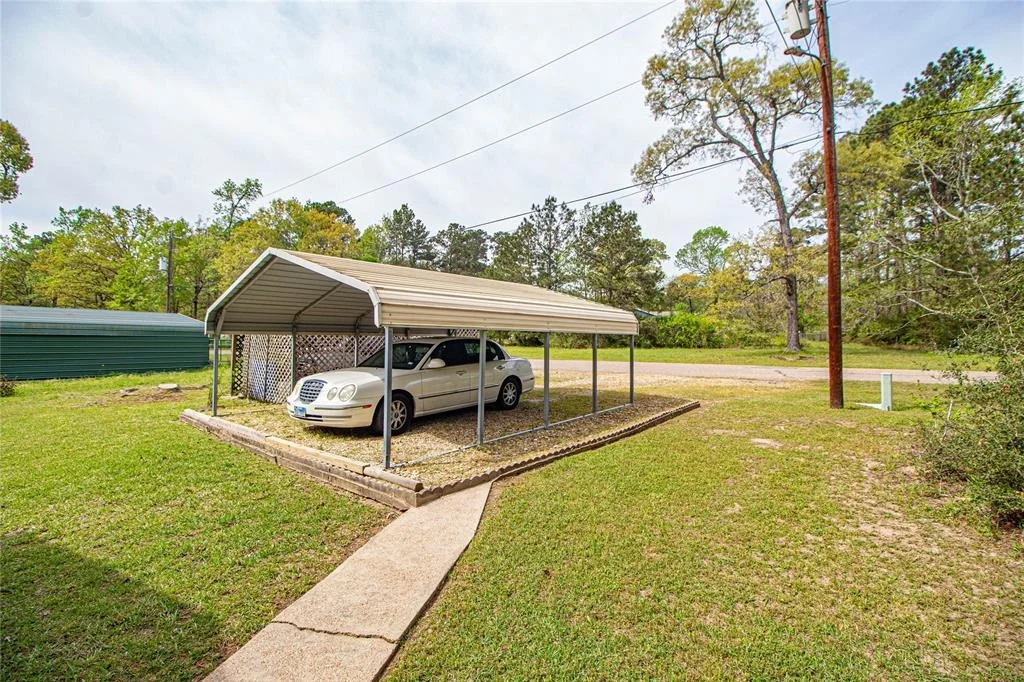 Photo of 305 Red Oak