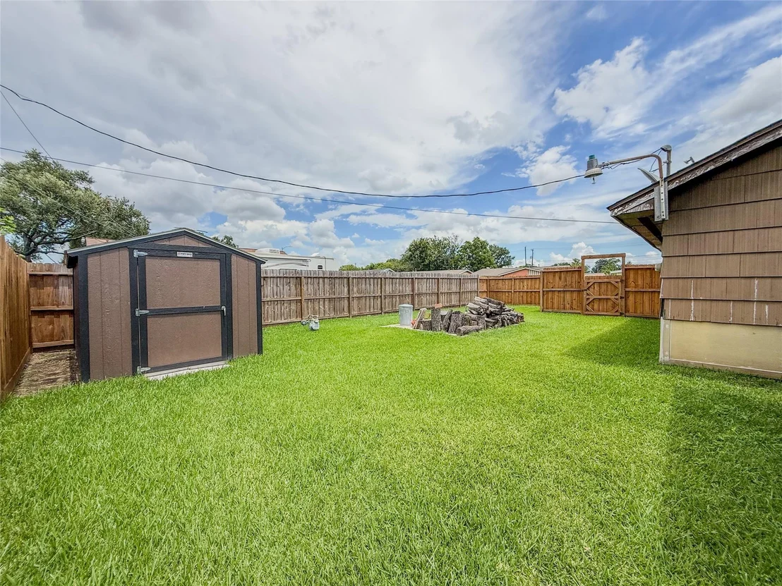 Photo of 3321 Tanglebriar Drive