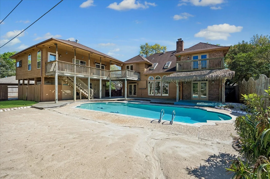 Photo of 1835 Raintree Circle