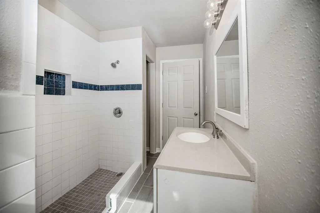 Photo of 1824 Central Avenue