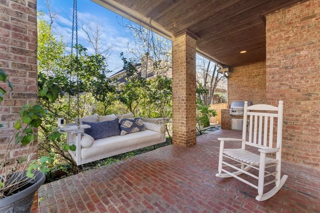 Photo of 47 Lenox Hill Drive