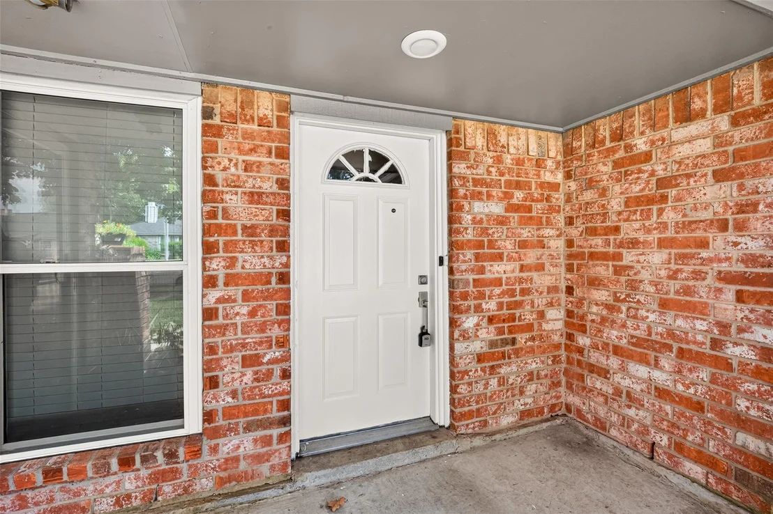 Photo of 9523 Riverside Lodge Drive