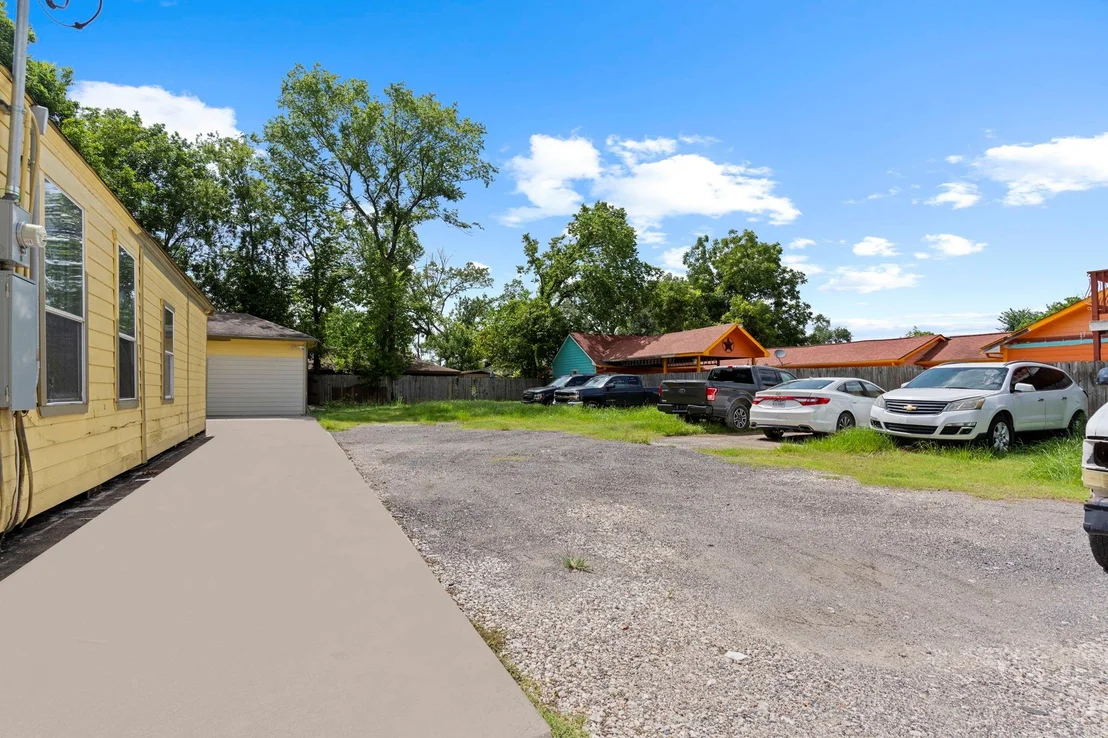 Photo of 8205 Appleton