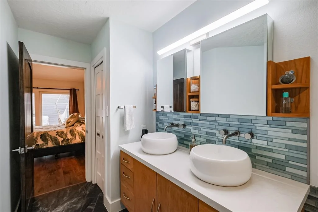 Photo of 946 Enclave Parkway