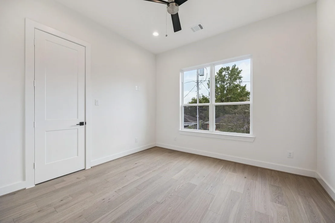 Photo of 2211 Saxon Drive