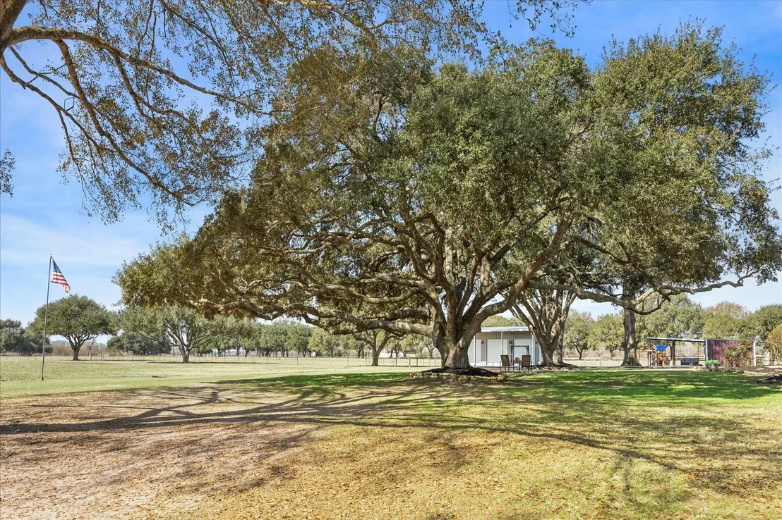 Photo of 2489 Bartlett Road