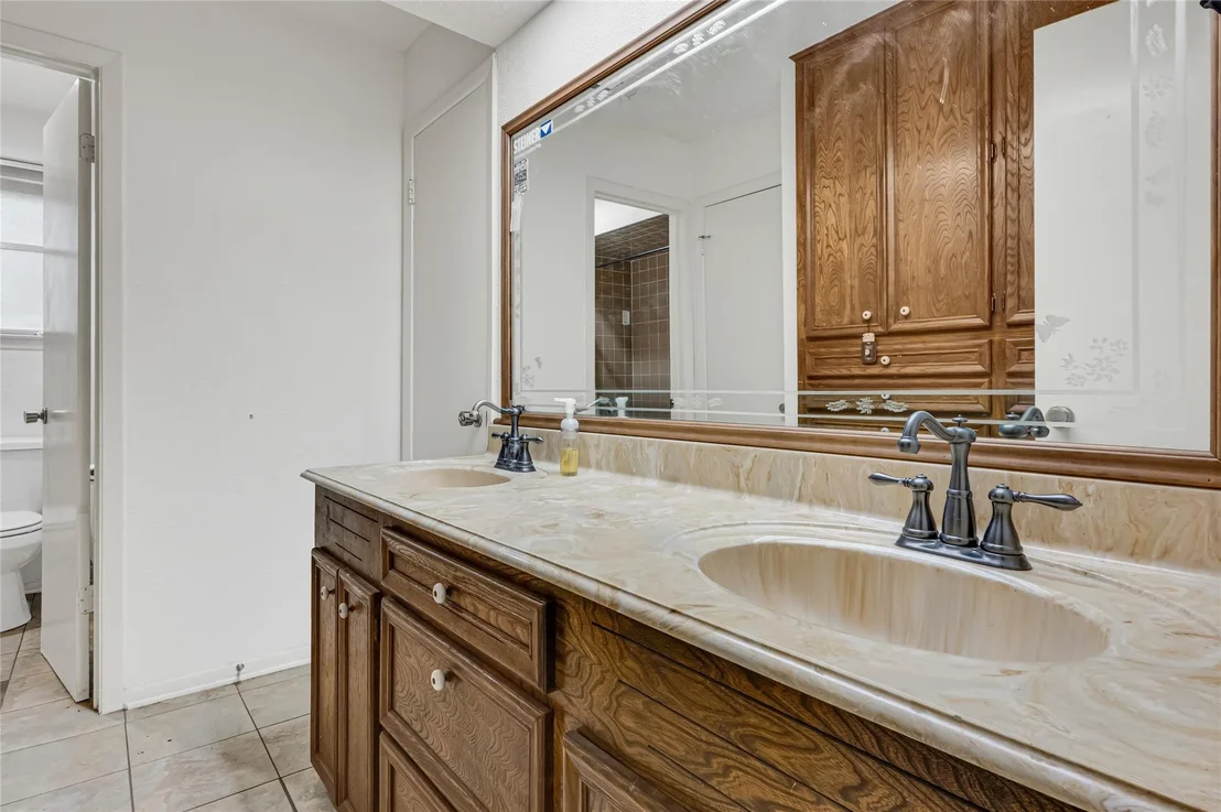 Photo of 505 Oak Drive