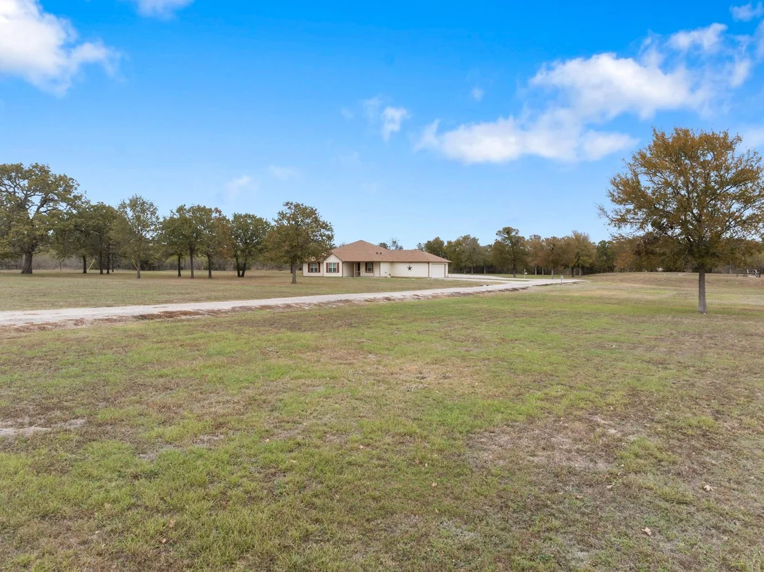 Photo of 1635 Lakeview Drive