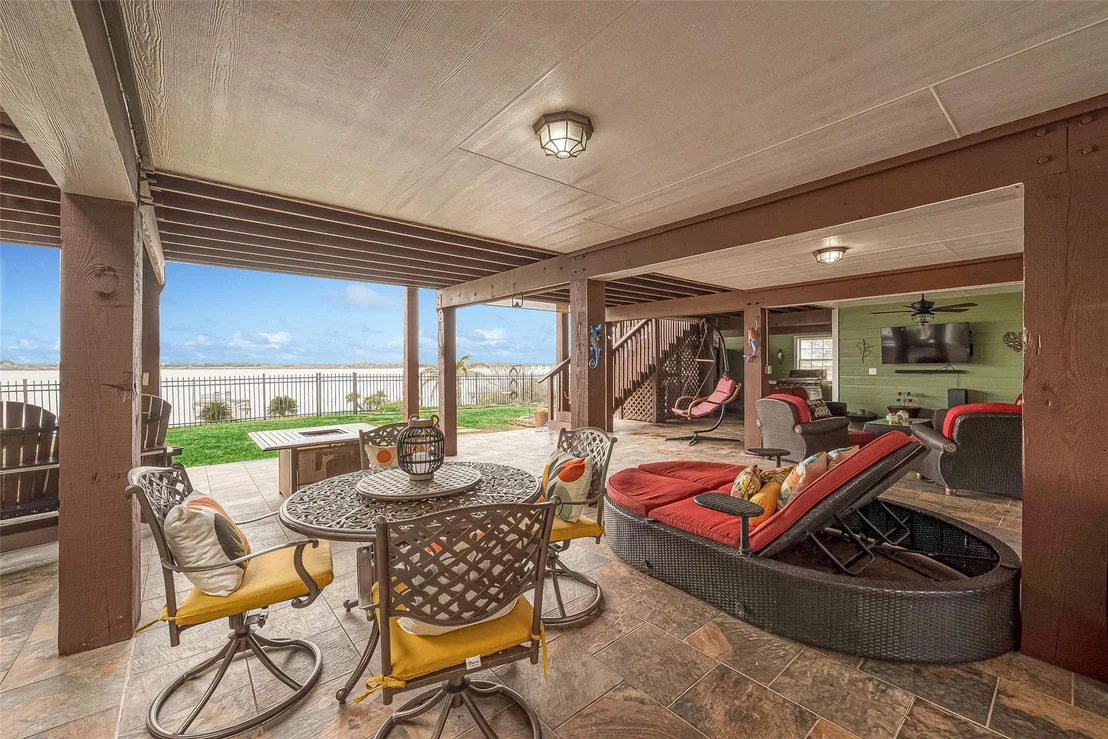 Photo of 792 W Bayshore Drive