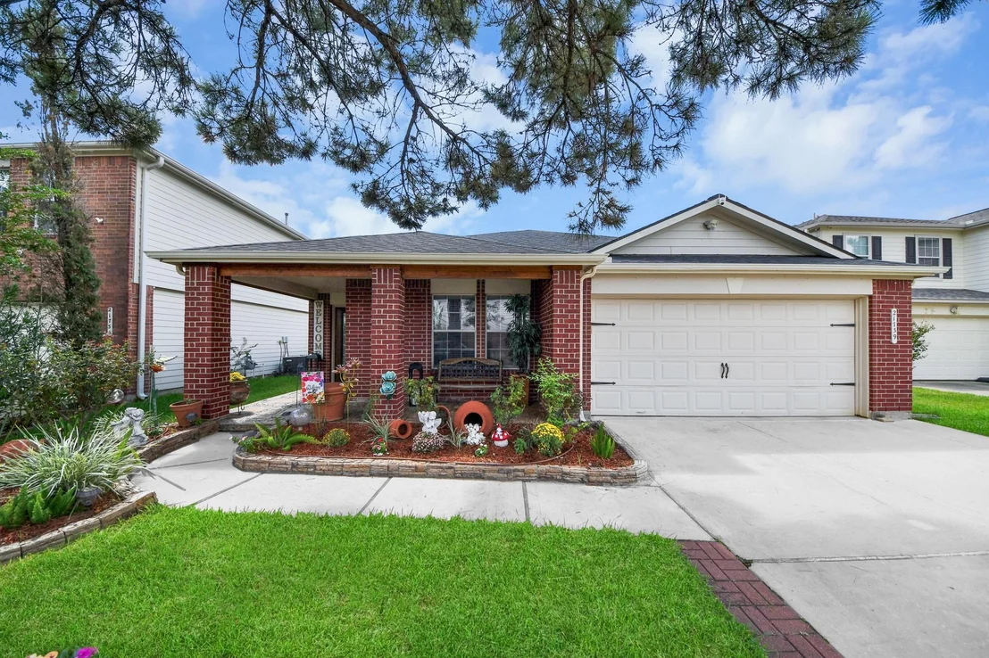 Photo of 21739 Stoney Bluff Lane