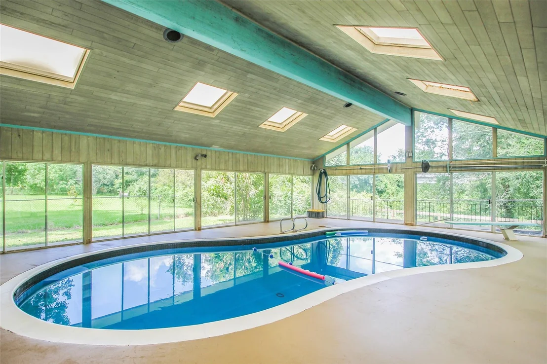 Photo of 536 Oak Drive