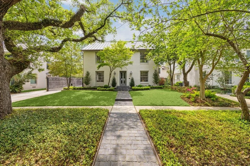 Photo of 2911 Sunset Boulevard
