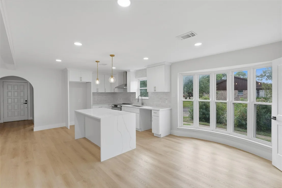 Photo of 8114 Pella Drive
