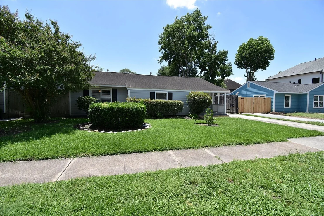 Photo of 1631 Chantilly Lane