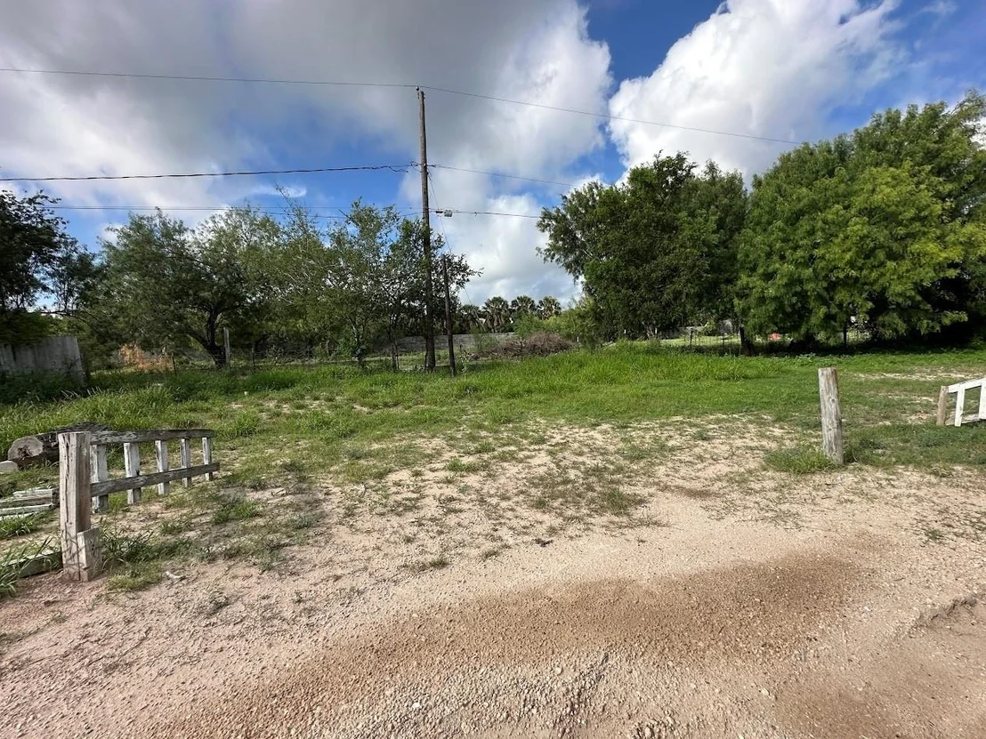 Photo of 7024 N Taylor Road