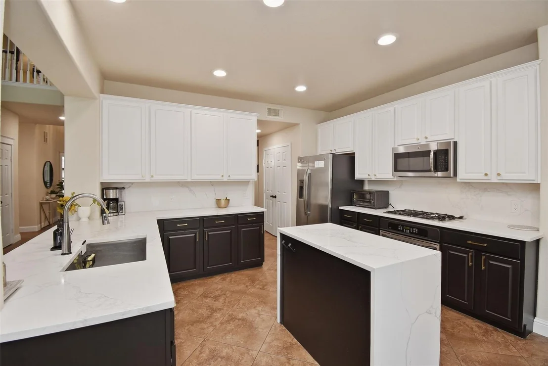 Photo of 5615 Edgewood Place Drive