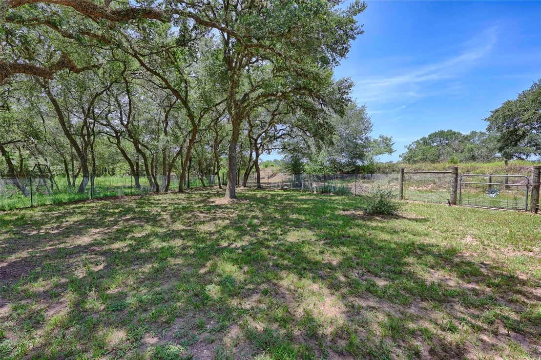 Photo of 207 Hickory Drive