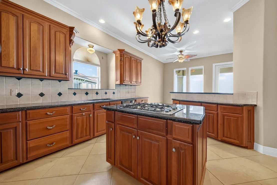 Photo of 2242 Marina Way