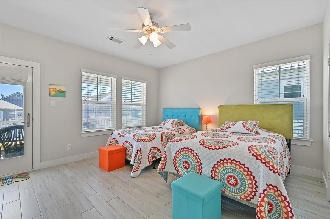 Photo of 3827 Neptune