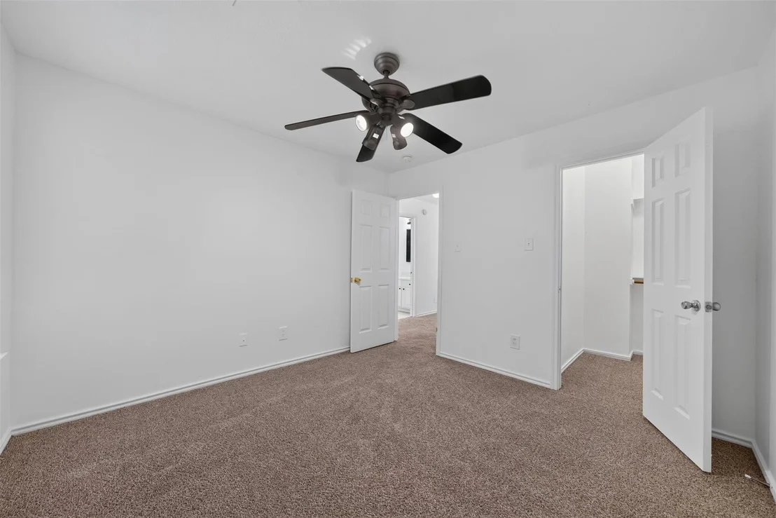 Photo of 130 S Walden Elms Circle