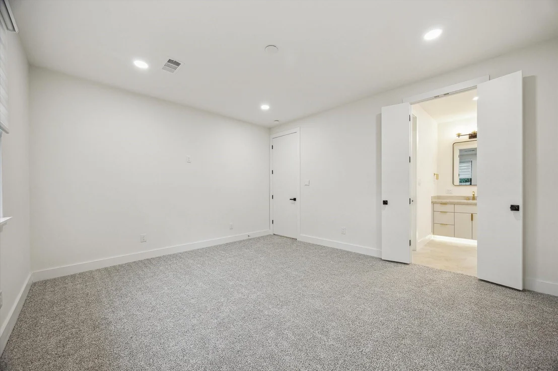 Photo of 1423 Mapleton Drive