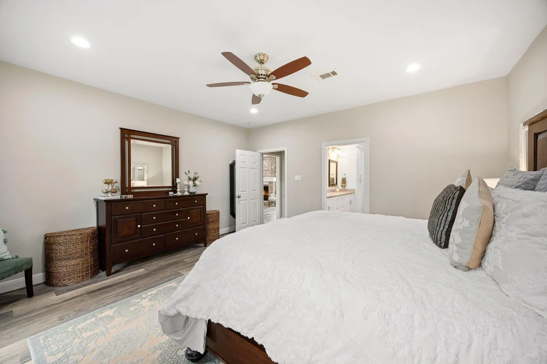 Photo of 1118 Crossroads Drive