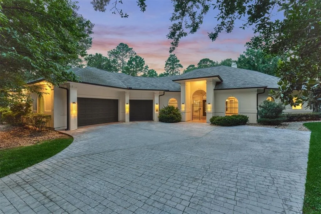Photo of 134 Trinity Oaks Court