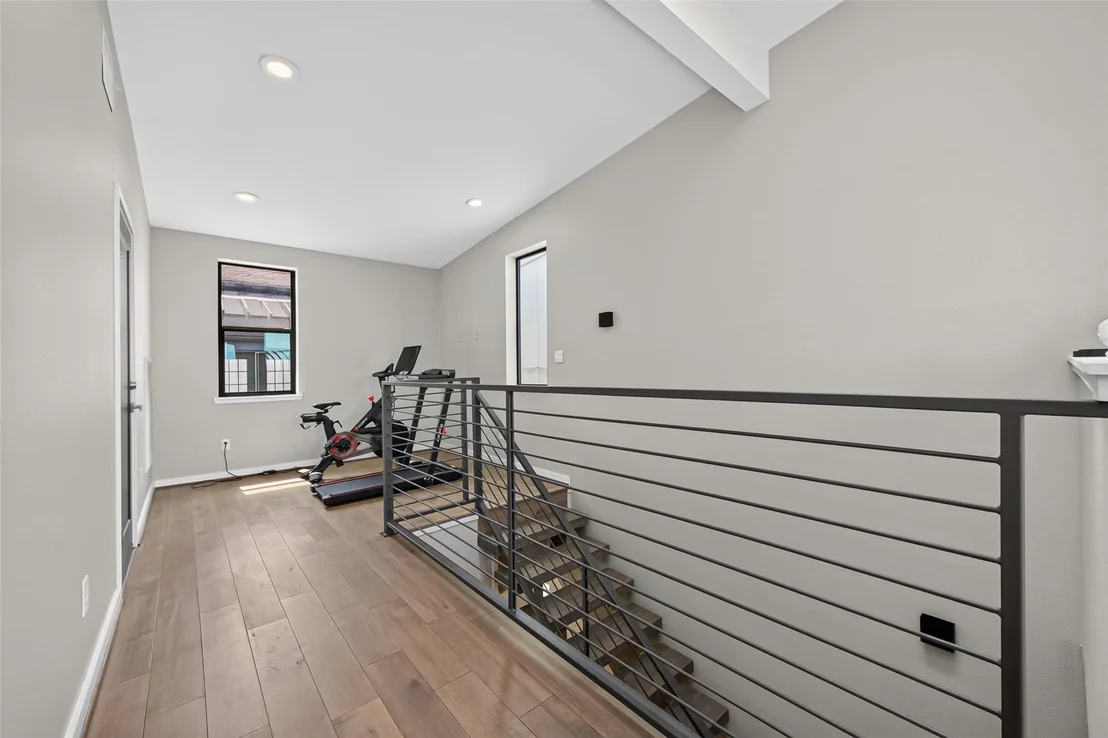 Photo of 607 Memorial Heights Drive