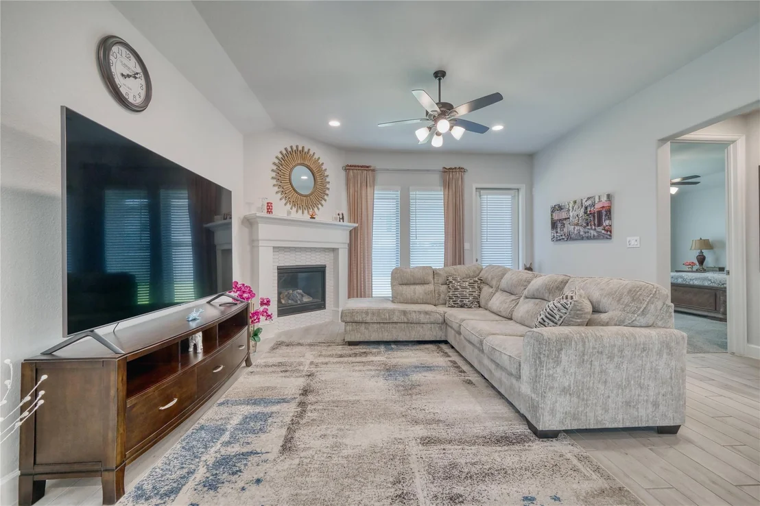 Photo of 8827 Harbor Pines Drive