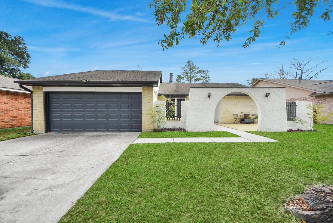 Photo of 10007 Loch Dane Drive