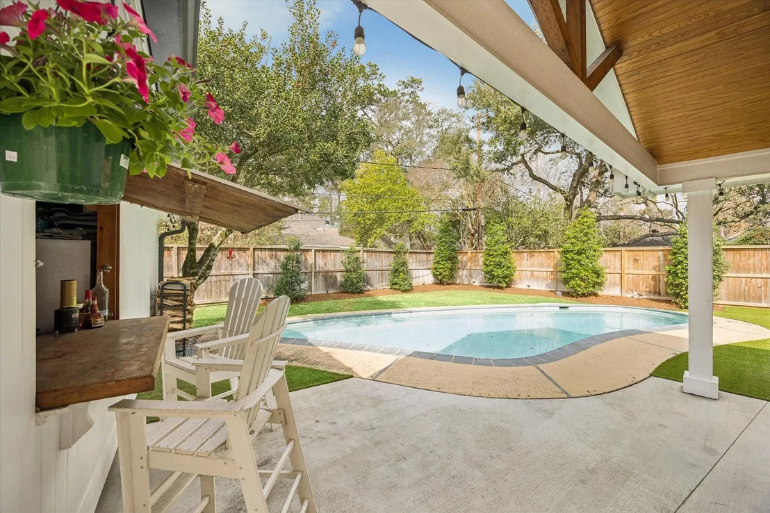 Photo of 1210 Briarbrook Drive